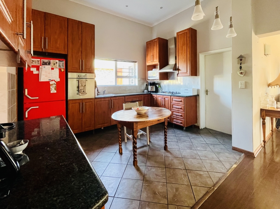 3 Bedroom Property for Sale in Sandbaai Western Cape